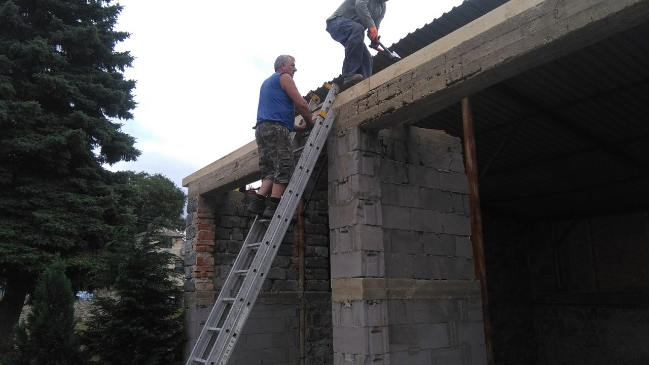 Fotografia fotogalérie Výstavba garážov 2017