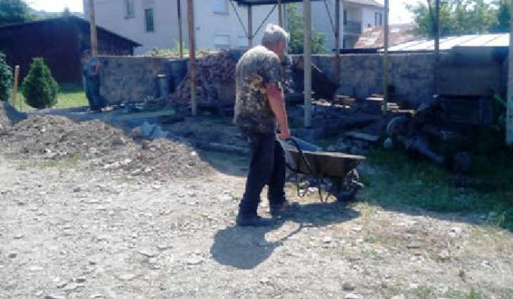 Výstavba garážov 2015