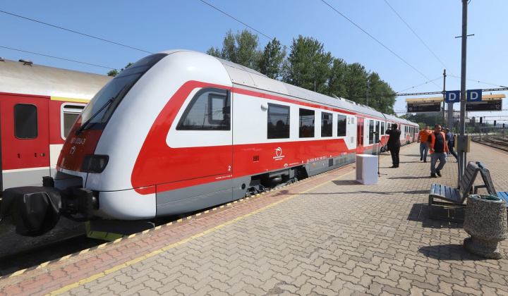 Fotka - Výluka vlakovej dopravy
