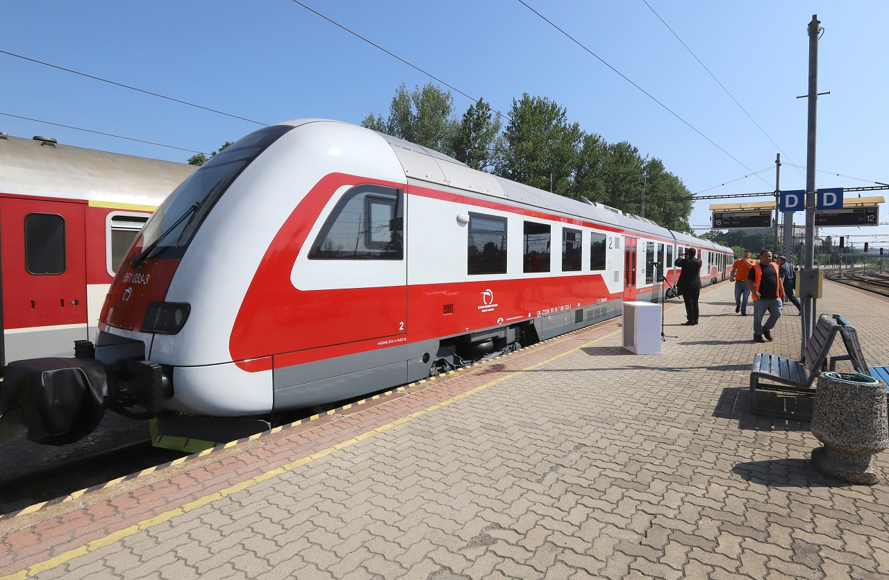 Fotka - Výluka vlakovej dopravy